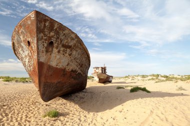 Abadoned gemi Aral çöl, Munyak, Karakalpakstan, Özbekistan