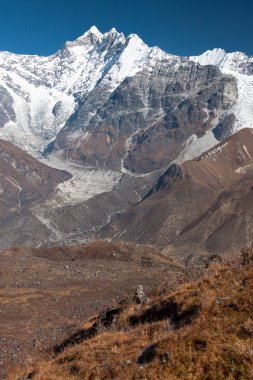 Görünüm Langtang vadinin Mt. Kimshung ve Langtang Lirung buzul arka plan, Langtang,: Bagmati, Nepal