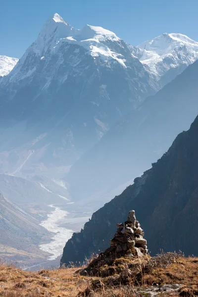 Veduta della Valle di Langtang con il Mt. Sishapangma sullo sfondo, Langtang, Bagmati, Nepal — Foto Stock