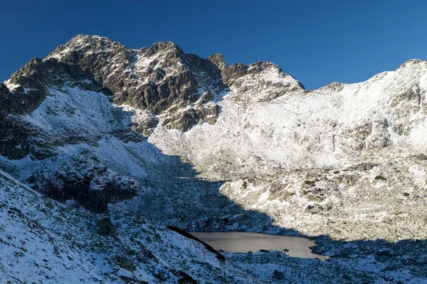 Vale coberto de neve no Alto Tatras, Polônia — Fotografia de Stock