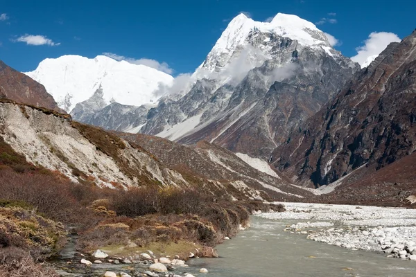 Vista del valle de Langtang, Parque Nacional de Langtang, Rasuwa Dsitrict, Nepal — Foto de Stock