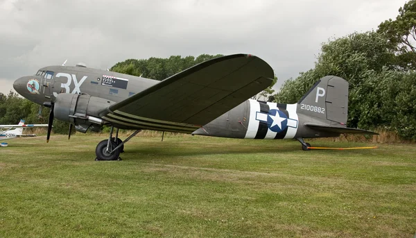 Dakota C47 bombefly på Lincoln Air Show . – stockfoto