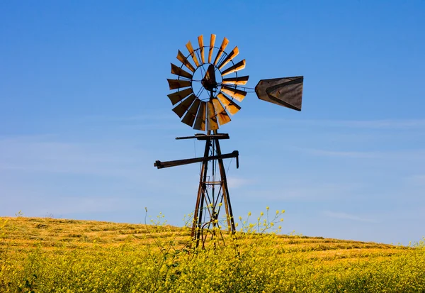 Wind turbine — Stock Photo, Image