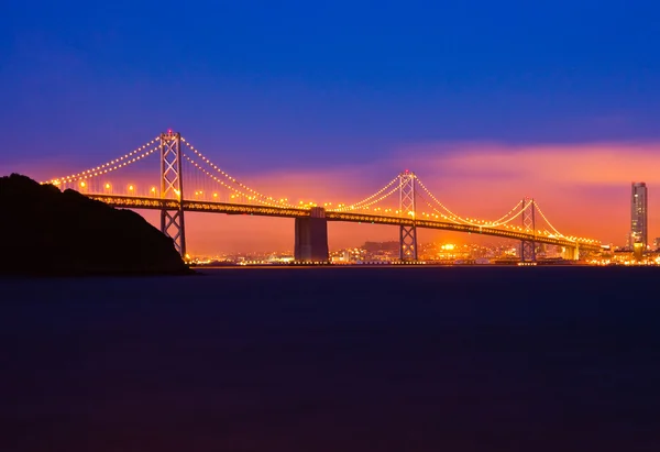 Puente de la bahía de Oakland por la noche — Foto de Stock