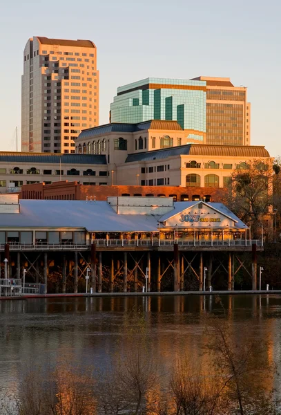 Sacramento centro da cidade ao pôr do sol — Fotografia de Stock