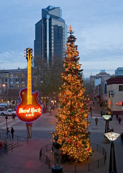 Christmas tree in downtown Sacramento — Stock Photo, Image