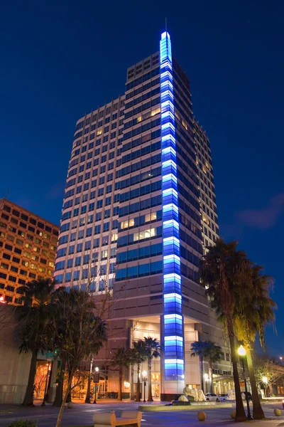 Office building at night — Stock Photo, Image