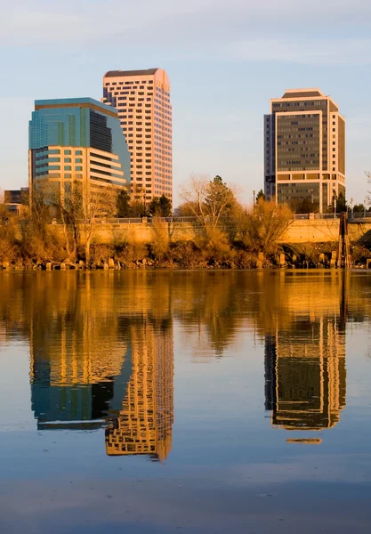 Sacramento şehir merkezinde gün batımında — Stok fotoğraf