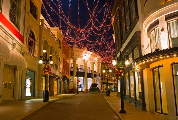 Christmas decorated street in Beverly Hills — Stock Photo, Image