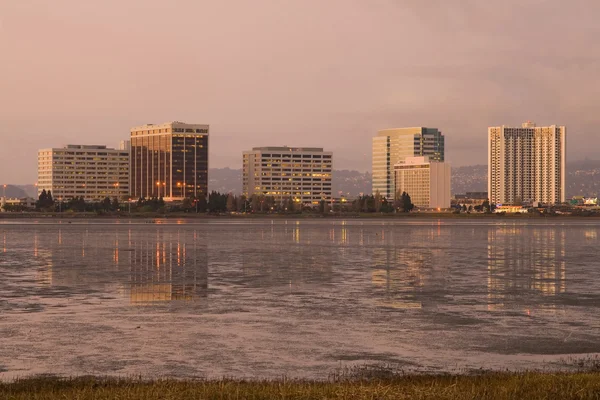 Berkeley cidade ao pôr do sol — Fotografia de Stock