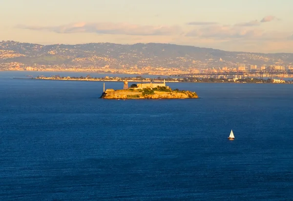 Île d'Alcatraz au coucher du soleil — Photo