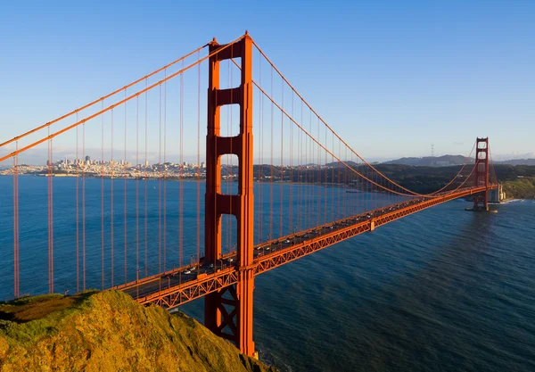 Ponte cancello dorato al tramonto — Foto Stock