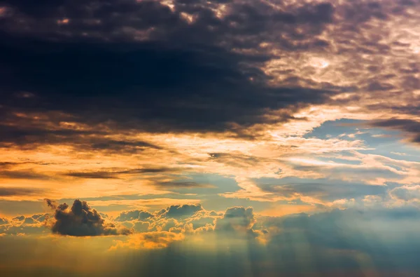 Sunset before a storm — Stock Photo, Image