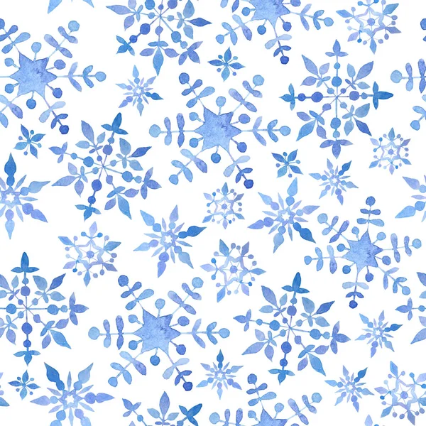 Akvarell handritat sömlöst mönster med blå eleganta snöflingor för jul nyår design inslagning papper textil. Elektrisk blå snö frost pastell inbjudan fest. Vinter bakgrund. — Stockfoto