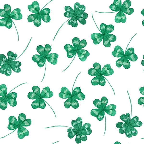 Naadloze aquarel hand getekend patroon met St Patricks dag elementen, groen geluk klaver shamrock natuur plant op wit geïsoleerde achtergrond. Ierse Ierland viering, feestelijk vakantie ontwerp. — Stockfoto