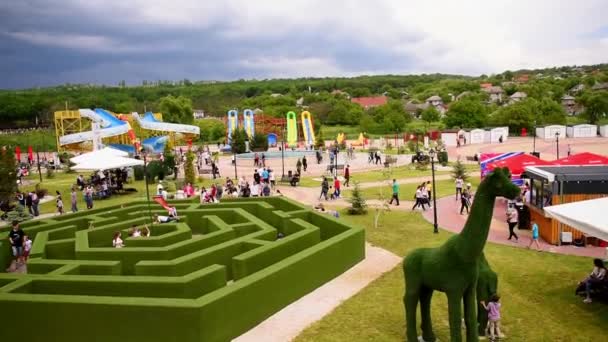 Orhey Moldova 2021 Moldova Nın Orhei Kentindeki Eğlence Parkı Orheiland — Stok video