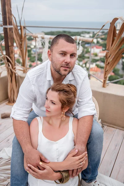 Close Portret Van Het Gelukkige Echtpaar Van Middelbare Leeftijd Witte — Stockfoto