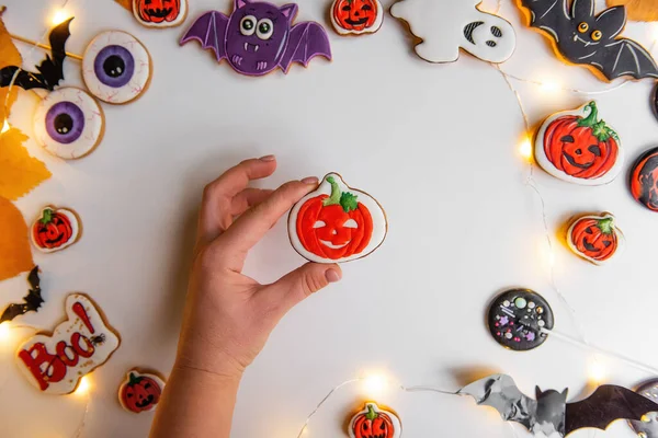 Schritt Für Schritt Anleitung Wie Man Mit Zuckerguss Einen Orangefarbenen — Stockfoto