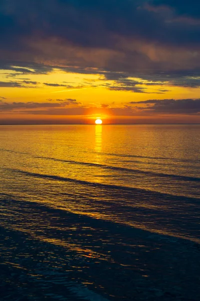 Beautiful colorful sunset over Baltic sea in Jurmala resort — Foto de Stock