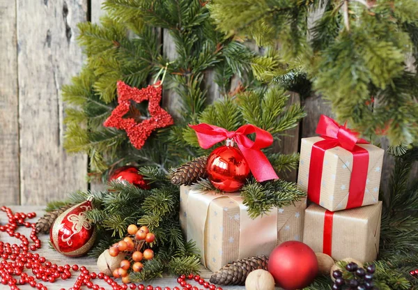 Sfondo Regalo Natale Giocattoli Natale Con Scatole Regali Rami Abete — Foto Stock