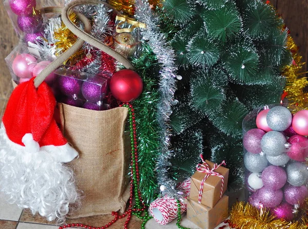 Alla Vigilia Del Natale Prendi Tuoi Giocattoli Natale Addobba Albero — Foto Stock