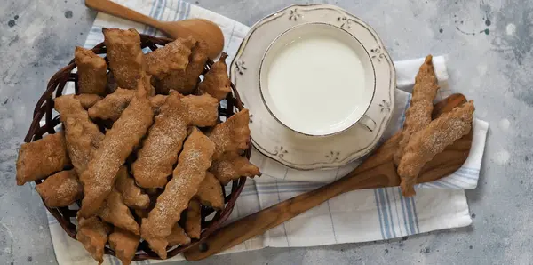 Natural Wicker Plate Ready Made Freshly Baked Cookies Cup Milk — Stock Photo, Image