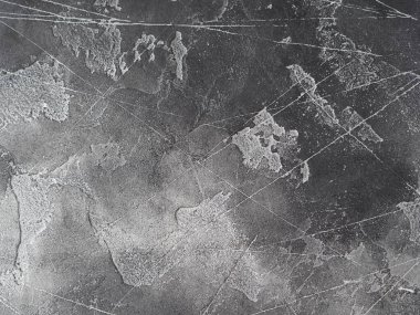 Ahşap yonga tahtasının siyah dokusu, macunla kaplanmış. Çekim için karanlık arkaplan kavramı.