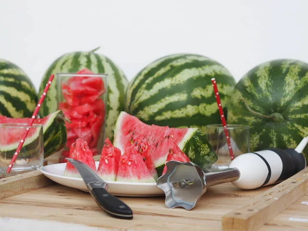 Der Prozess Der Herstellung Eines Wassermelonensaft Smoothies Mit Einem Mixer — Stockfoto