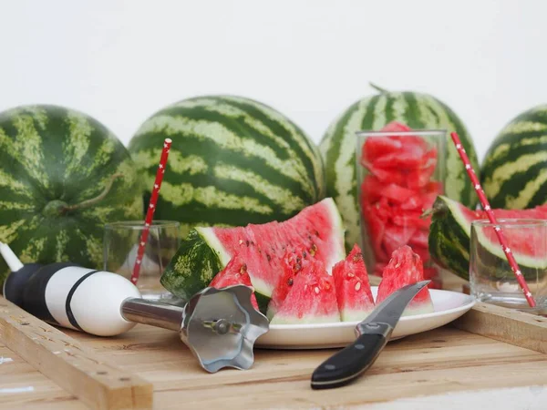 Der Prozess Der Herstellung Eines Wassermelonensaft Smoothies Mit Einem Mixer — Stockfoto