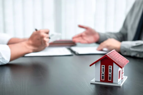 Estate Agent Presenting Home Loan Client Discussing Decision Signing Agreement — Stock Photo, Image