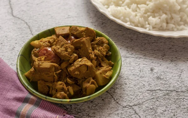 Jack Frucht Curry Einem Teller Mit Reis Auf Weißem Hintergrund — Stockfoto