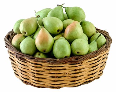 Hasır sepetteki taze armutlar. Kesme yolu