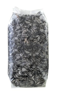 Ayçiçekli plastik torba tuzlu tohumlar, kırpma yolu.
