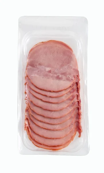 Dilimlenmiş salam / jambon paketi. Beyaz arka planda izole edilmiş. Kesme yolu..