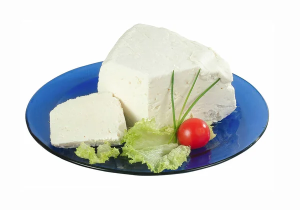 Feta Peyniri Parçaları Mavi Tabakta Kesme Yolu — Stok fotoğraf