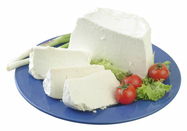 Geleneksel Yunan Beyaz Peyniri Mavi Tabakta Antotip Olarak Adlandırılır Kesme — Stok fotoğraf