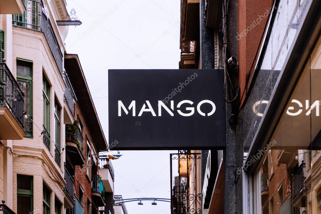 Abbigliamento mango store