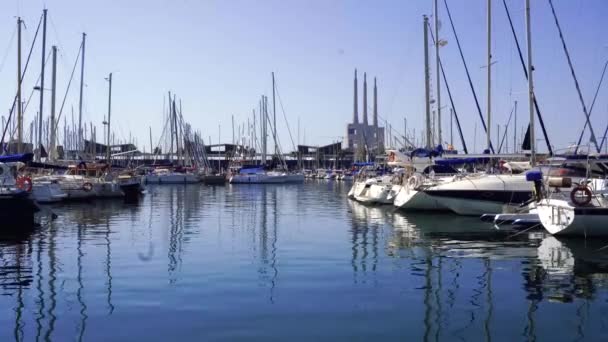 Badalona Barcellona Spagna Aprile 2021 Barche Yacht Nel Porto Badalona — Video Stock