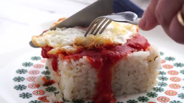 Arroz Con Tomate Huevo Frito Arroz Estilo Cuba — Vídeo de stock