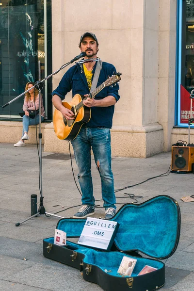 Barcelona España Abril 2021 Músico Callejero Barcelona Tocando Guitarra — Foto de Stock