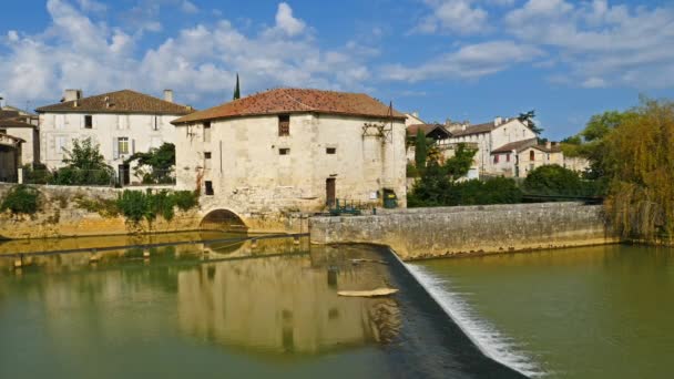 Nerac Lot Garonne Südwestfrankreich Der Fluss Blaise Durchquert Die Stadt — Stockvideo
