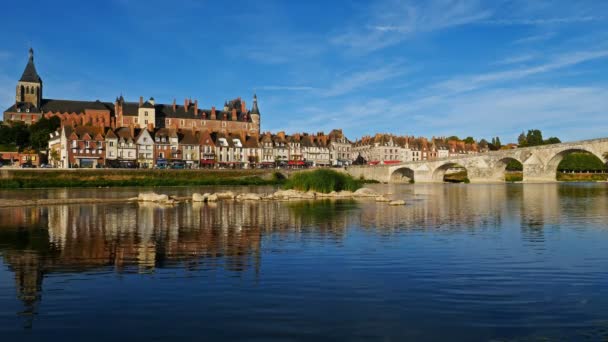 Gien Loiret Γαλλία Κάστρο Και Εκκλησία Θέα Τον Ποταμό Λίγηρα — Αρχείο Βίντεο