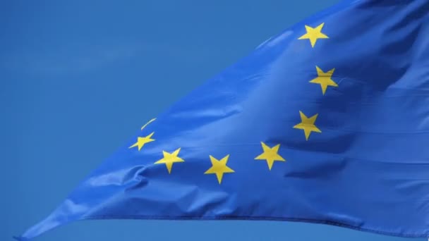 欧洲的国旗在风中飘扬 — 图库视频影像