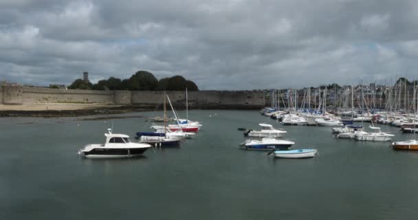 Concarneau Finistere Bölümü Brittany Fransa Sol Tarafta Ortaçağ Ville Kapısı — Stok video