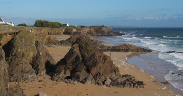 Pouldu Departemen Finistere Brittany Perancis Batu Yang Menghadap Pantai Kerou — Stok Video