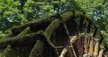 L 'Isle-sur-la-Sorgue ayrıca Isle sur Sorgue, Provence-Alpes-Cote d' Azur bölgesi, Vaucluse bölgesi, Fransa