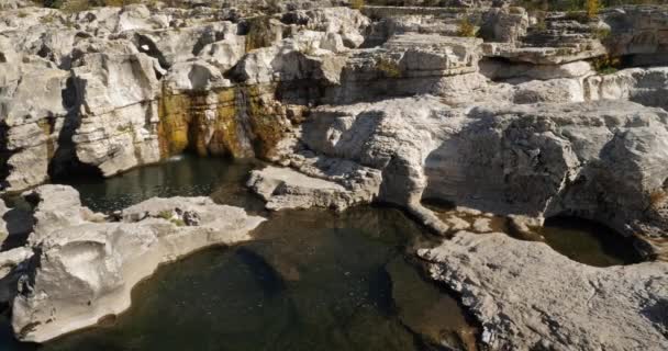 Vattenfallen Sautadet Floden Ceze Roque Sur Ceze Departementet Gard Occitanie — Stockvideo