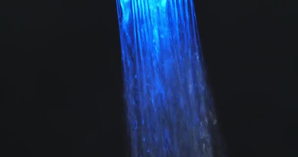 Lopend Water Uit Een Kraan — Stockvideo