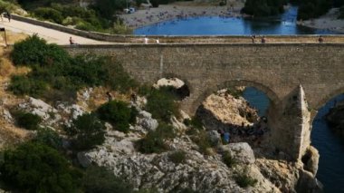 Pont du Diable (Devill köprüsü), Herault nehri, Herault, Occitanie, Fransa