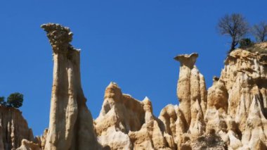 Ille-sur-Tt 'deki serseriler, Pyrenees Orientales, Occitanie, Fransa